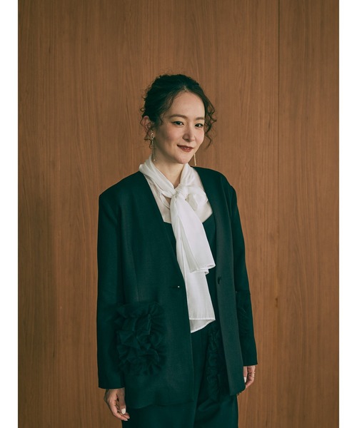 DOLLUPOOPS（ドールアップウップス）の「【定番オケージョンアイテム】ポケットチュールフリルモチーフ オーバージャケット（ノーカラージャケット・レディース・ブラック・38）」の6枚目の写真