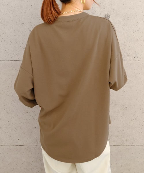 aquagarage(アクアガレージ)の「フロントタックスキッパーブラウス(シャツ/ブラウス・レディース・グレイッシュベージュ/オフホワイト/ブラック/ネイビー・M/L)」の10枚目の写真