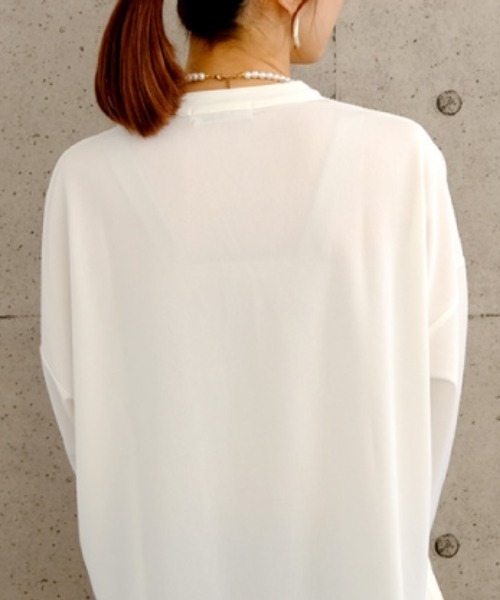 aquagarage(アクアガレージ)の「フロントタックスキッパーブラウス(シャツ/ブラウス・レディース・グレイッシュベージュ/オフホワイト/ブラック/ネイビー・M/L)」の6枚目の写真