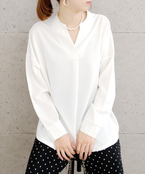 aquagarage(アクアガレージ)の「フロントタックスキッパーブラウス(シャツ/ブラウス・レディース・グレイッシュベージュ/オフホワイト/ブラック/ネイビー・M/L)」の20枚目の写真