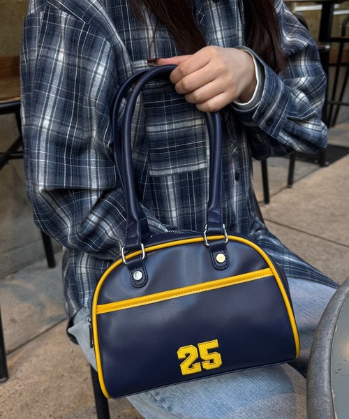 FOREVER 21（フォーエバー トゥエンティーワン）の「【2025SS】ナンバリングミニボストン（ボストンバッグ・レディース・ブラウン/レッド/ネイビー/ブルー/イエロー・FREE）」の3枚目の写真