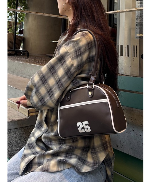 FOREVER 21（フォーエバー トゥエンティーワン）の「【2025SS】ナンバリングミニボストン（ボストンバッグ・レディース・ブラウン/レッド/ネイビー/ブルー/イエロー・FREE）」の9枚目の写真