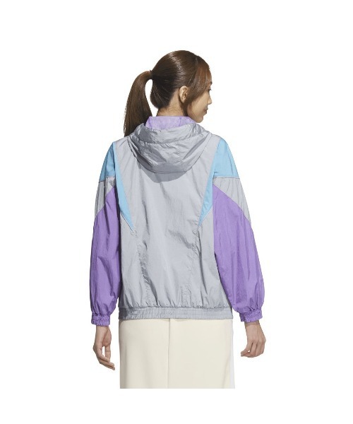 adidas(アディダス)の「アディダス adidas BYS スリーストライプス ウーブン 軽量ジャケット(ナイロンジャケット・レディース・ブラック/ベビーピンク/グレー・M/L/XL)」の16枚目の写真