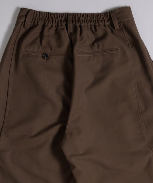 MUHET（ミュエータ）の「side cut out layered slacks pants / サイドカットアウトレイヤードスラックスパンツ（スラックス・レディース・ブラウン/オフホワイト/ブラック・SMALL/MEDIUM）」の22枚目の写真