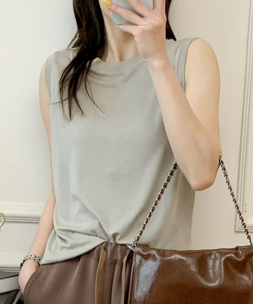 LOWO(ロワ)の「ノースリーブクルーネックTシャツ カットソー(Tシャツ/カットソー・レディース・ブラック×ホワイト/モカ/グレー/オフホワイト/ベージュ/ブラック・FREE)」の11枚目の写真