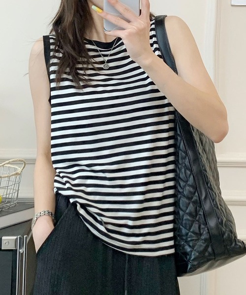 LOWO(ロワ)の「ノースリーブクルーネックTシャツ カットソー(Tシャツ/カットソー・レディース・ブラック×ホワイト/モカ/グレー/オフホワイト/ベージュ/ブラック・FREE)」の12枚目の写真