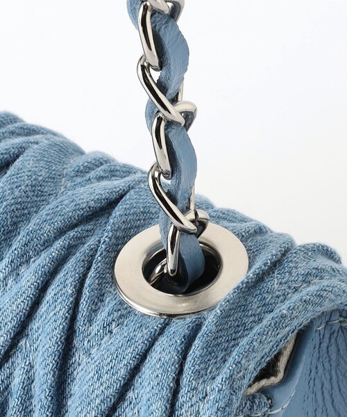 INNUE（イヌエ）の「＜INNUE＞デニム チェーンバッグ＜Select by EMMEL REFINES＞（ショルダーバッグ・レディース・ライトブルー・FREE）」の5枚目の写真
