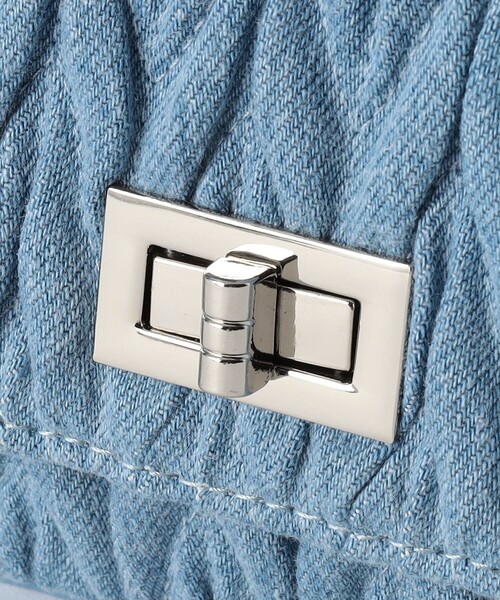 INNUE（イヌエ）の「＜INNUE＞デニム チェーンバッグ＜Select by EMMEL REFINES＞（ショルダーバッグ・レディース・ライトブルー・FREE）」の6枚目の写真