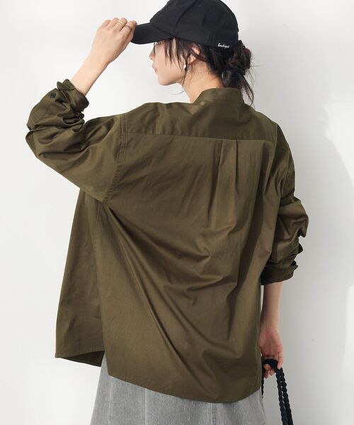 CRAFT STANDARD BOUTIQUE（クラフトスタンダードブティック）の「【ユニセックス】バンドカラーシャツB（シャツ/ブラウス・レディース・ベージュ/ダークカーキ・S/M）」の6枚目の写真