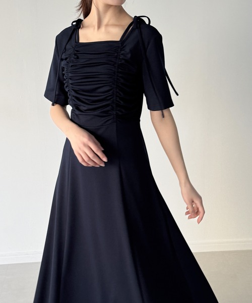 junoah(ジュノア)の「ギャザーデザインリボンフレア薄手カットソーワンピース【ペチスカートセット】(ワンピース・レディース・チャコール/ネイビー/ブラック・SMALL/MEDIUM/LARGE)」の13枚目の写真