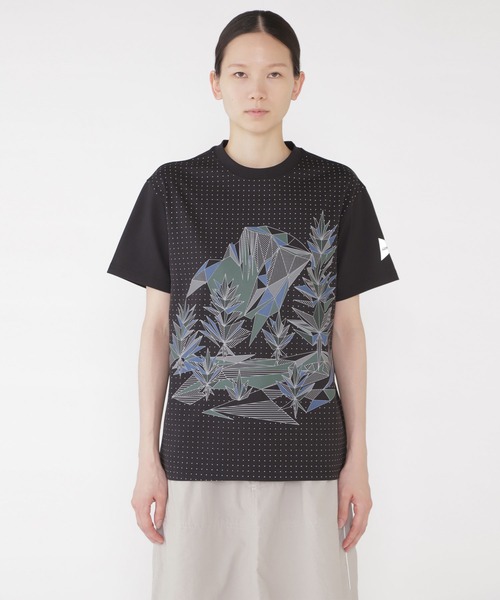 and wander（アンドワンダー）の「YOSEMITE GRAPHIC TEE｜ヨセミテグラフィックTシャツ UNISEX（Tシャツ/カットソー・メンズ・ホワイト/ブラック/レッド・XS/S/M/L/XL/XXL）」の2枚目の写真