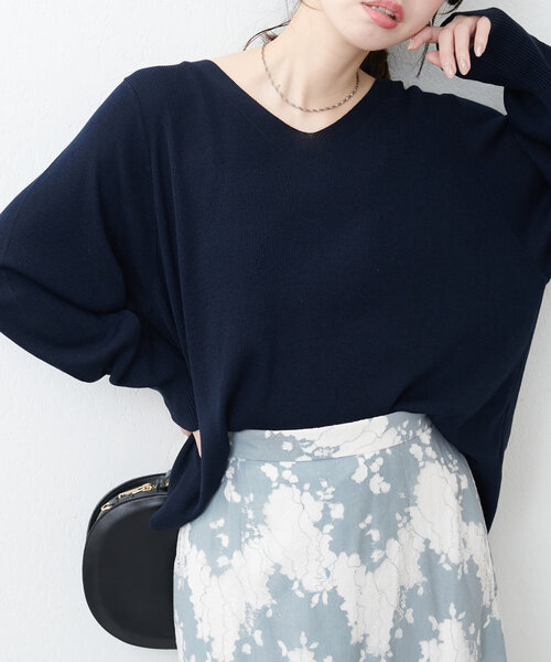 natural couture（ナチュラルクチュール）の「【ako】麻タッチⅤ開きニット（ニット/セーター・レディース・アイボリー/グレイッシュベージュ/ライム/ネイビー・FREE）」の4枚目の写真