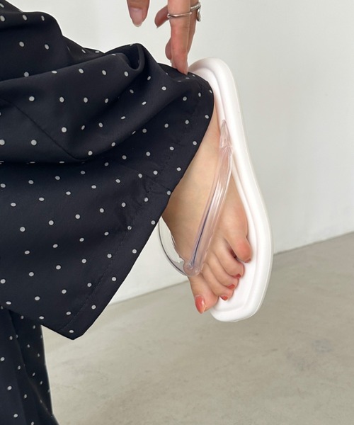 CLEA(クレア)の「クリアフラットサンダル(サンダル・レディース・グリーン/ブラック/ホワイト・23.5cm/24.5cm)」の17枚目の写真