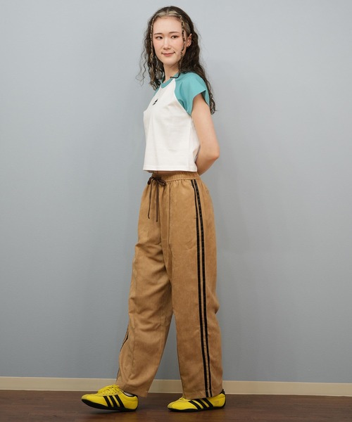 Kappa(カッパ)の「Kappa/カッパ 刺繍ロゴ ショート丈 半袖Tシャツ ミニTシャツ 215936(Tシャツ/カットソー・レディース・ホワイト/ライトブルー/ブラック・L/M)」の6枚目の写真