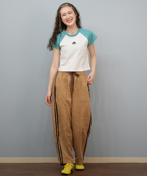 Kappa(カッパ)の「Kappa/カッパ 刺繍ロゴ ショート丈 半袖Tシャツ ミニTシャツ 215936(Tシャツ/カットソー・レディース・ホワイト/ライトブルー/ブラック・L/M)」の8枚目の写真