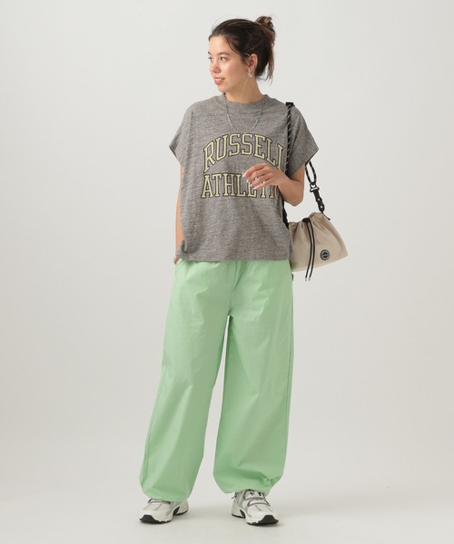 Russell Athletic（ラッセルアスレティック）の「【RUSSELL ATHLETIC (ラッセルアスレティック）】別注ロゴTシャツ（Tシャツ/カットソー・レディース・オフホワイト/チャコール/オレンジ・FREE）」の6枚目の写真