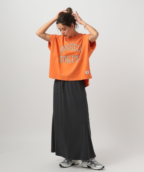 Russell Athletic（ラッセルアスレティック）の「【RUSSELL ATHLETIC (ラッセルアスレティック）】別注ロゴTシャツ（Tシャツ/カットソー・レディース・オフホワイト/チャコール/オレンジ・FREE）」の7枚目の写真