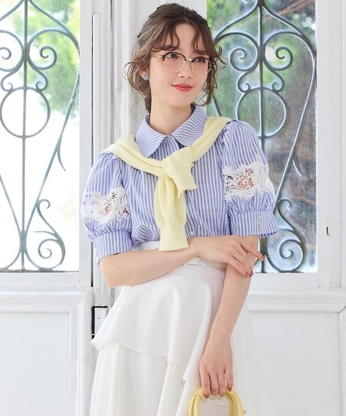 SWINGLE（スウィングル）の「五分袖レース切替スリーブシャツブラウス