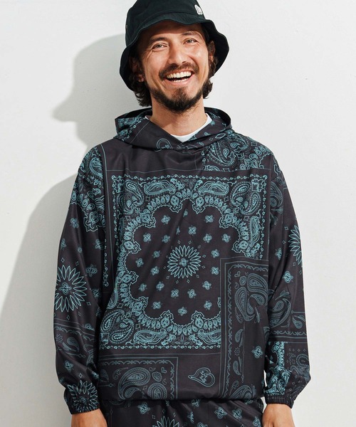 1minute 1second(ワンミニットワンセカンド)の「mj10652-bandana pattern hoodie blouson フーディーブルゾン(マウンテンパーカー・メンズ・ブラック×ホワイト/ホワイト×ブラック/ブラック×ブルー・S/M/L/XL)」の3枚目の写真