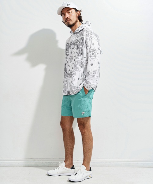 1minute 1second(ワンミニットワンセカンド)の「mj10652-bandana pattern hoodie blouson フーディーブルゾン(マウンテンパーカー・メンズ・ブラック×ホワイト/ホワイト×ブラック/ブラック×ブルー・S/M/L/XL)」の8枚目の写真