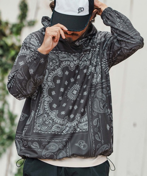 1minute 1second(ワンミニットワンセカンド)の「mj10652-bandana pattern hoodie blouson フーディーブルゾン(マウンテンパーカー・メンズ・ブラック×ホワイト/ホワイト×ブラック/ブラック×ブルー・S/M/L/XL)」の16枚目の写真