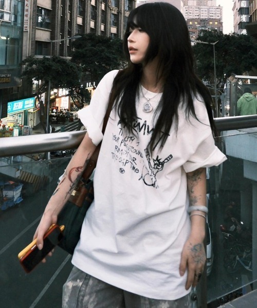 モノクロ人物柄 長袖シャツ フォトプリント 韓国ストリート系 エジプト柄 長袖 シャツ レトロカラープリント ルーズ ヒップ