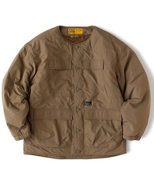 FAT(エフエイティー)の「PUFFLINER(ノーカラージャケット・メンズ・オリーブ/ブラック/ベージュ・JUMBO(XXL)/FAT(XL)/SKINNY(L)/TITCH(M))」の3枚目の写真