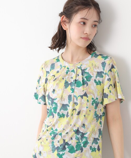 LAURA ASHLEY(ローラアシュレイ)の「【洗える/ジャージ素材/同柄アイテムあり】オーズビー ハイドランジア柄 プルオーバー(Tシャツ/カットソー・レディース・ライトイエロー系1・38/40)」の2枚目の写真