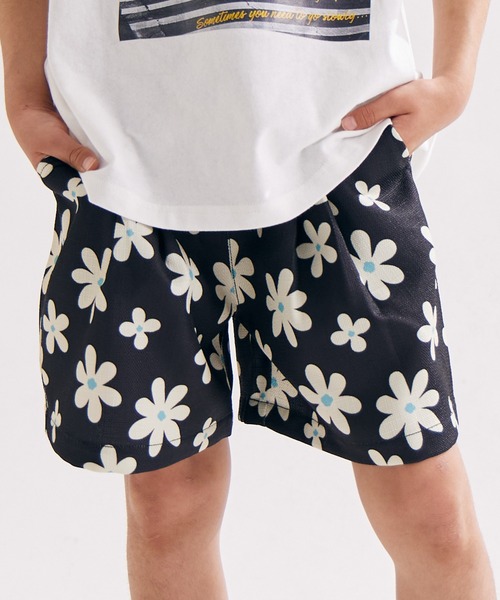 PAIRMANON STREET(ペアマノンストリート)の「【PAIRMANON STREET】ムラ織 総柄 タックショートパンツ(その他パンツ・キッズ・ブラック系その他/レッド系その他2/イエロー系その他/ホワイト/レッド/パープル・160/90/100/150/110/120/140/130)」の2枚目の写真