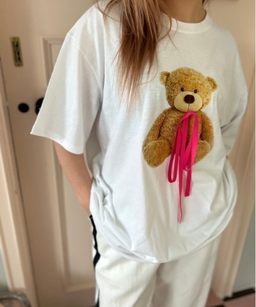 ipugo(イプゴ)の「ipugo/イプゴ リボン付き ベア ビッグTシャツ 秋物 秋服 2026年秋冬(Tシャツ/カットソー・レディース・ブラック/ホワイト・FREE)」の5枚目の写真
