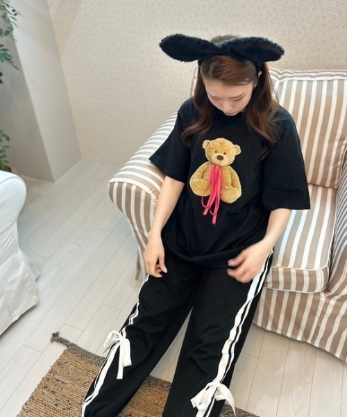 ipugo(イプゴ)の「ipugo/イプゴ リボン付き ベア ビッグTシャツ 秋物 秋服 2026年秋冬(Tシャツ/カットソー・レディース・ブラック/ホワイト・FREE)」の17枚目の写真