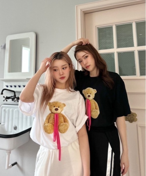 ipugo(イプゴ)の「ipugo/イプゴ リボン付き ベア ビッグTシャツ 秋物 秋服 2026年秋冬(Tシャツ/カットソー・レディース・ブラック/ホワイト・FREE)」の19枚目の写真