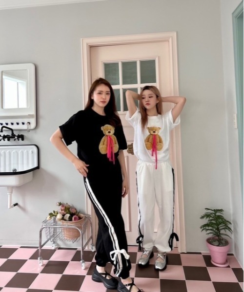 ipugo(イプゴ)の「ipugo/イプゴ リボン付き ベア ビッグTシャツ 秋物 秋服 2026年秋冬(Tシャツ/カットソー・レディース・ブラック/ホワイト・FREE)」の20枚目の写真
