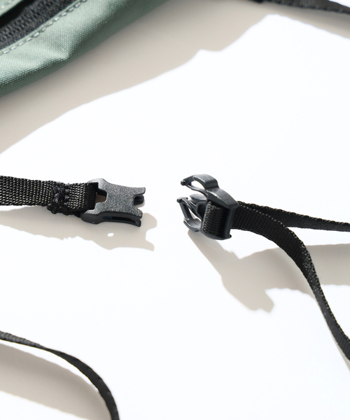 Snow Peak(スノーピーク)の「SNOWPEAK / スノーピーク Everyday Use サコッシュ AC-25SU405(ショルダーバッグ・メンズ・チャコールグレー/ブラック・FREE)」の13枚目の写真