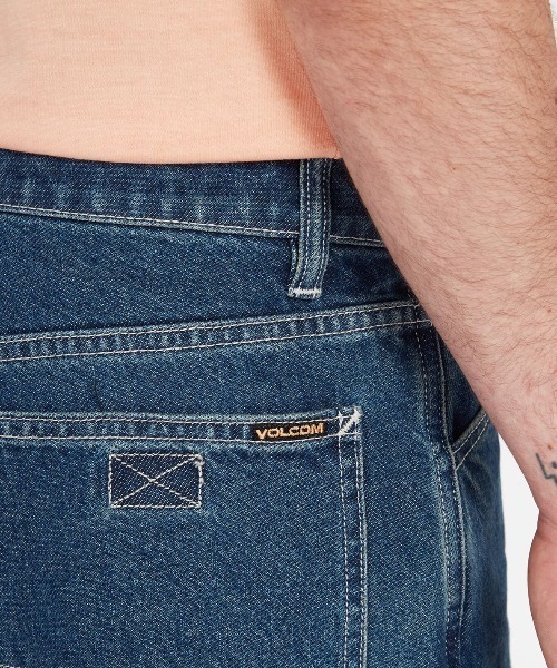 VOLCOM（ボルコム）の「【VOLCOM/ボルコム】 Labored Denim Utility Short /リラックスフィットデニムハーフパンツ（デニムパンツ・メンズ・ブルー系その他・34inch/30inch/32inch）」の7枚目の写真