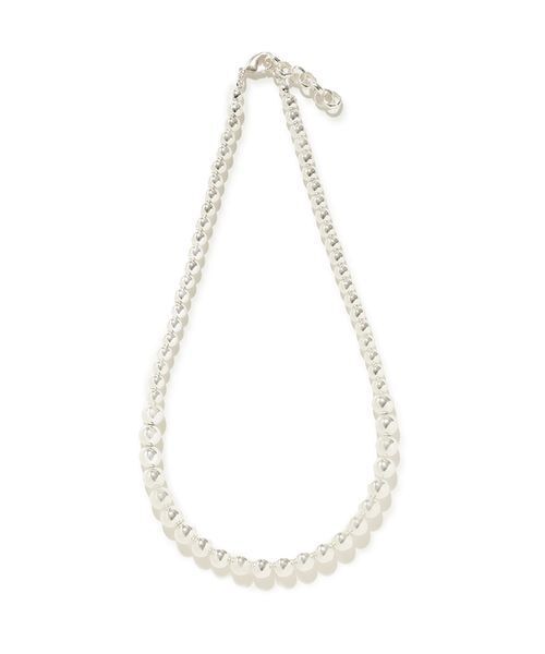 emmi（エミ）の「ボールショートネックレス（ネックレス・レディース・ホワイト/シルバー・F）」の4枚目の写真