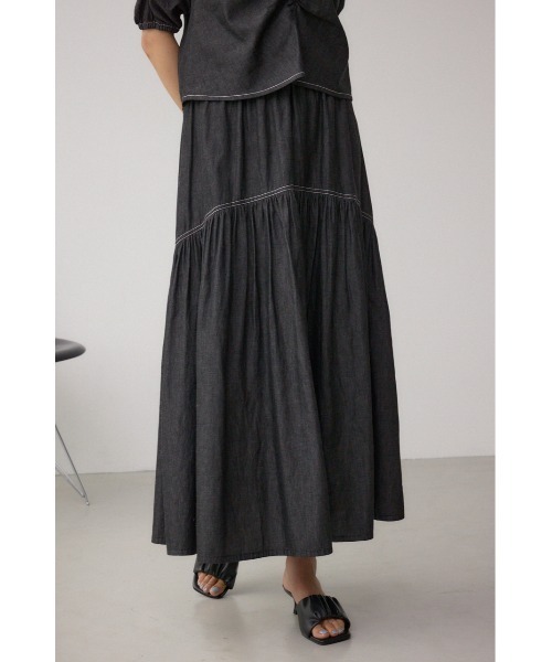 AZUL by moussy(アズールバイマウジー)の「デニムライクギャザーフレアスカート(スカート・レディース・ブラック/ブルー・SMALL/MEDIUM)」の1枚目の写真