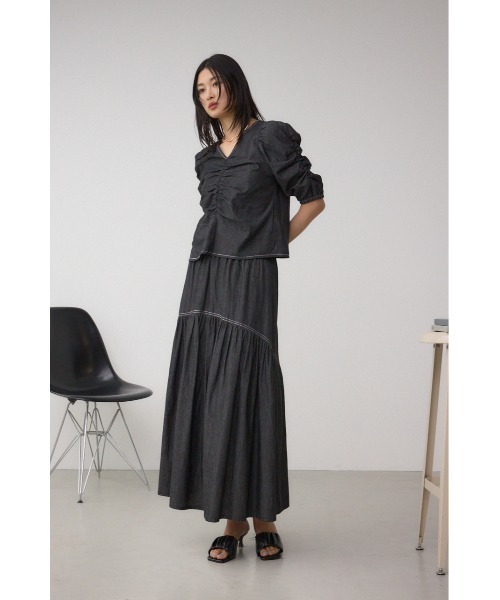 AZUL by moussy(アズールバイマウジー)の「デニムライクギャザーフレアスカート(スカート・レディース・ブラック/ブルー・SMALL/MEDIUM)」の3枚目の写真