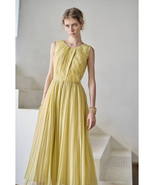 Estella.K(エステラケー)の「Jazmin Pleaded Dress シアーランダムタックドレス(ワンピース・レディース・イエロー/ホワイト/ブラック・FREE)」の7枚目の写真