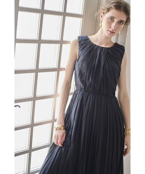 Estella.K(エステラケー)の「Jazmin Pleaded Dress シアーランダムタックドレス(ワンピース・レディース・イエロー/ホワイト/ブラック・FREE)」の4枚目の写真