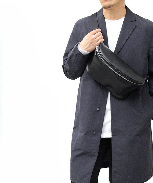 REGiSTA(レジスタ)の「REGiSTA Pu-Leather Waist Pouch(ボディバッグ/ウエストポーチ・メンズ・ブラック・FREE)」の3枚目の写真