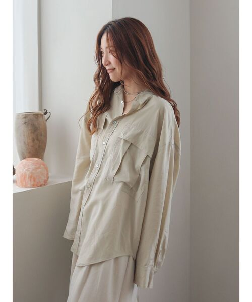 Ungrid(アングリッド)の「ポケットデザインルーズシャツ(シャツ/ブラウス・レディース・アイボリー/グリーン/ブラウン・FREE)」の4枚目の写真