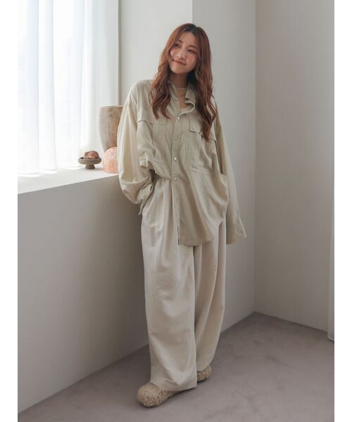 Ungrid(アングリッド)の「ポケットデザインルーズシャツ(シャツ/ブラウス・レディース・アイボリー/グリーン/ブラウン・FREE)」の6枚目の写真