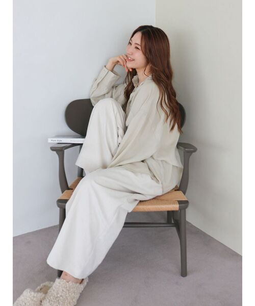 Ungrid(アングリッド)の「ポケットデザインルーズシャツ(シャツ/ブラウス・レディース・アイボリー/グリーン/ブラウン・FREE)」の9枚目の写真