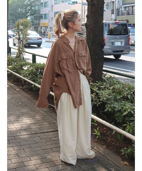 Ungrid(アングリッド)の「ポケットデザインルーズシャツ(シャツ/ブラウス・レディース・アイボリー/グリーン/ブラウン・FREE)」の13枚目の写真