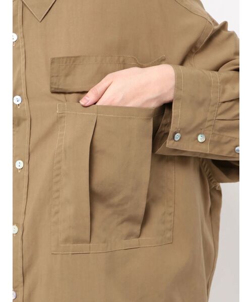 Ungrid(アングリッド)の「ポケットデザインルーズシャツ(シャツ/ブラウス・レディース・アイボリー/グリーン/ブラウン・FREE)」の21枚目の写真