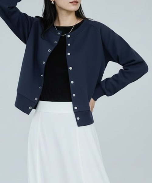 Mac-House(マックハウス)の「milli de l'air 体型カバー 立体スナップカーディガン(カーディガン/ボレロ・レディース・ブラック/ブラウン/レッド/ネイビー・M/L)」の3枚目の写真