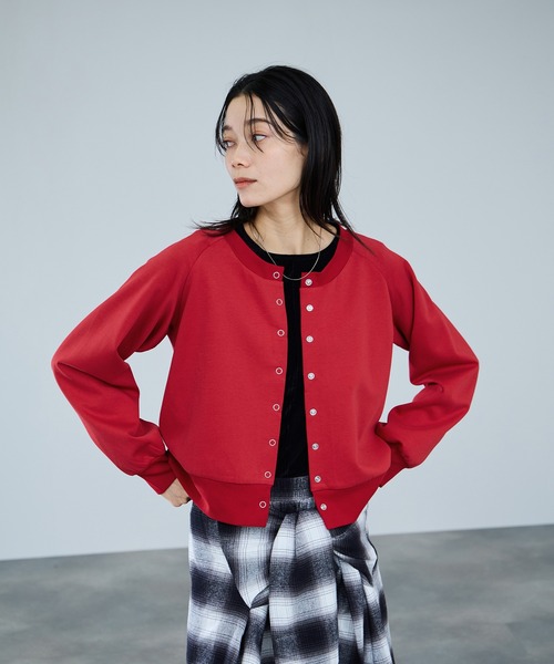 Mac-House(マックハウス)の「milli de l'air 体型カバー 立体スナップカーディガン(カーディガン/ボレロ・レディース・ブラック/ブラウン/レッド/ネイビー・M/L)」の4枚目の写真