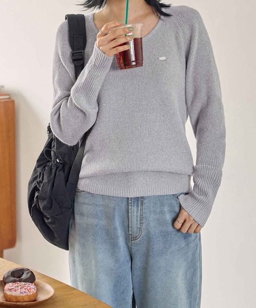 CHAN ME（チャンミ）の「Uネックラグランリブニット（ニット/セーター・レディース・ブラック/ブラウン/チャコールグレー/ライトグレー・MEDIUM/LARGE/X-LARGE）」の4枚目の写真