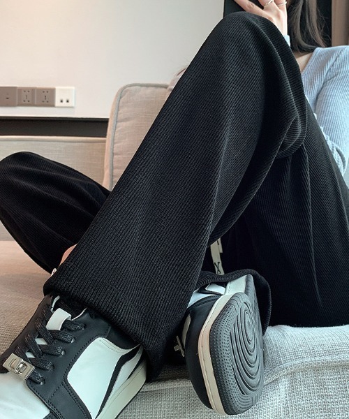 Beststore（ベストストア）の「コーデュロイパンツ　 春秋冬  ワイドパンツ（その他パンツ・レディース・ブラック/オフホワイト/グレー・M/L/XL）」の15枚目の写真